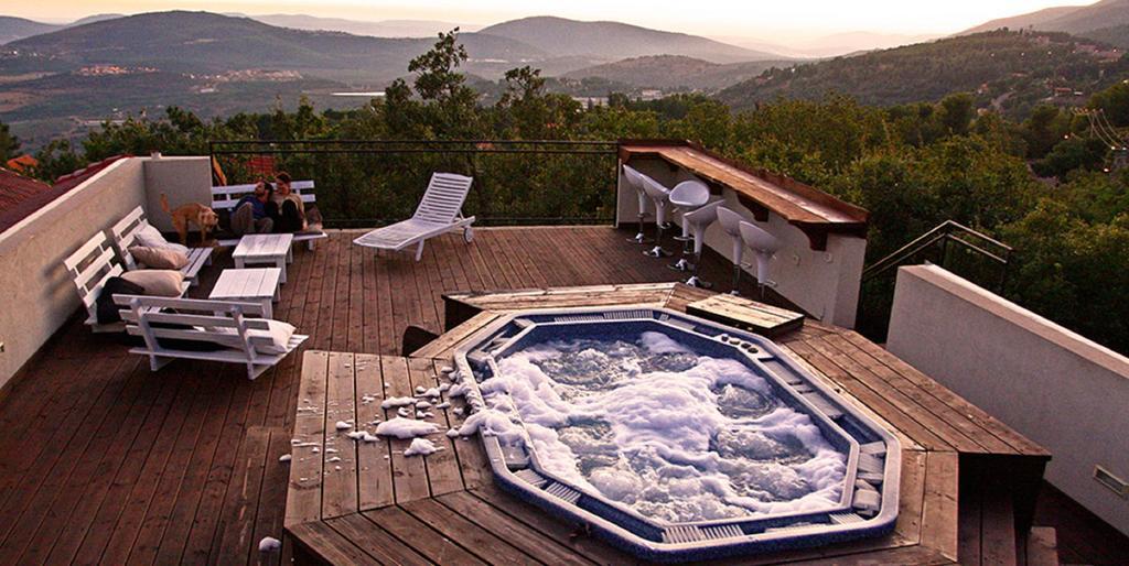Roof Of The Galilee Villa Амирим Стая снимка