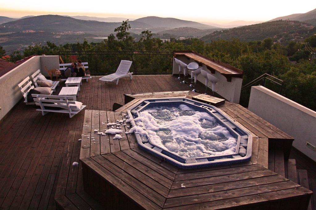 Roof Of The Galilee Villa Амирим Стая снимка